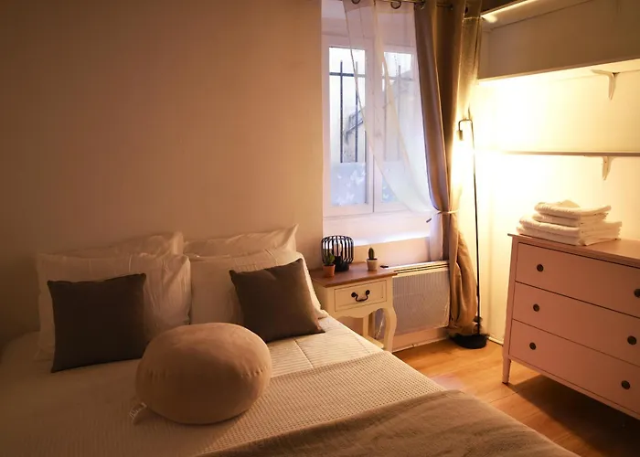 Elegant Retreat By Le Marais